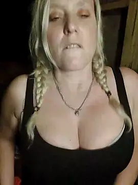 Bouncy-Bella28X online show from 10-07-25, 09:45