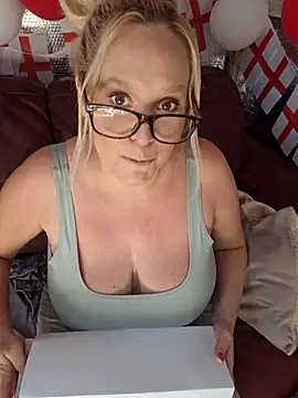 Snapshot of Bouncy-Bella28X chatting on 06-24-26, 09:52 Bouncy-Bella28X online show from 06-24-26, 09:52