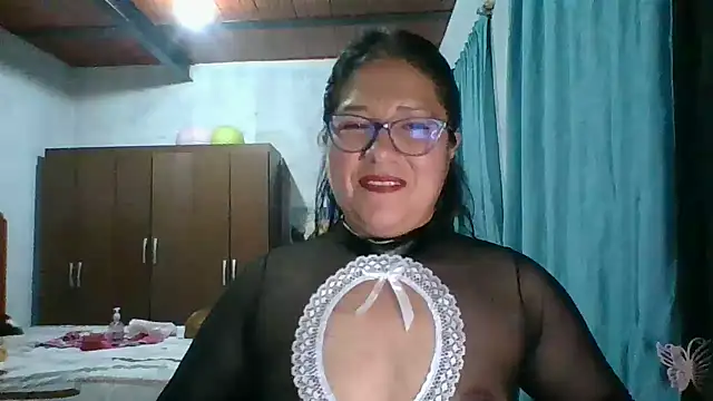 Snapshot of scarlett_widow_ chatting on 09-17-25, 03:19 scarlett widow online show from 09-17-25, 03:19