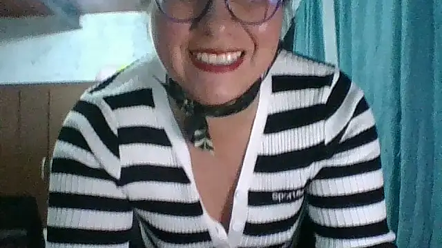 Snapshot of scarlett_widow_ chatting on 09-23-25, 03:09 scarlett widow online show from 09-23-25, 03:09