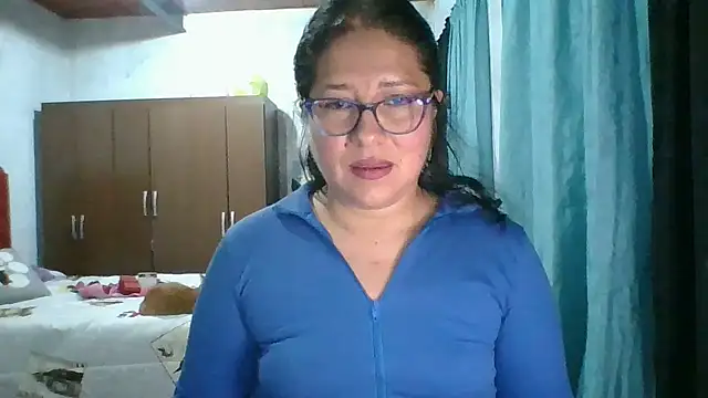 Snapshot of scarlett_widow_ chatting on 09-24-25, 02:48 scarlett widow online show from 09-24-25, 02:48