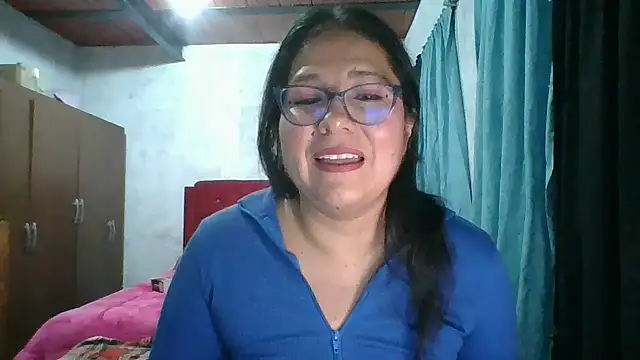 Snapshot of scarlett_widow_ chatting on 11-19-25, 03:17 scarlett widow online show from 11-19-25, 03:17