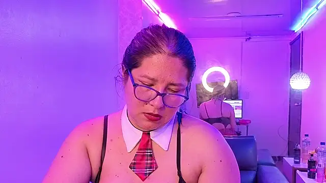 scarlett widow  online show from 04-14-26, 02:17