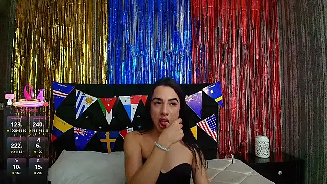 Snapshot of Alicee_Moonn chatting on 06-11-26, 09:35 Alicee Moonn online show from 06-11-26, 09:35