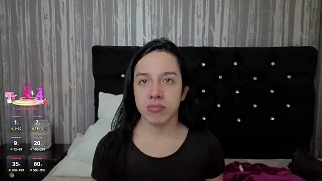 Snapshot of Alicee_Moonn chatting on 07-13-26, 06:33 Alicee Moonn online show from 07-13-26, 06:33
