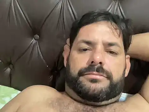 Snapshot of Almir10 chatting on 05-28-26, 11:24 Almir10 online show from 05-28-26, 11:24