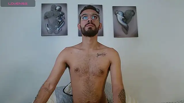 Snapshot of ReyPablo1 chatting on 09-21-25, 03:57 ReyPablo1 online show from 09-21-25, 03:57