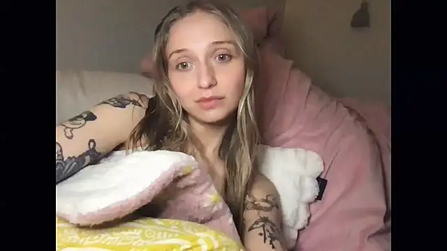 Snapshot of rose_puzzy69 chatting on 02-25-26, 06:23 rose puzzy69 online show from 02-25-26, 06:23