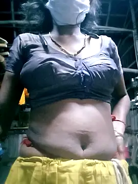 Snapshot of Tamilauntyhot chatting on 10-05-25, 03:21 Tamilauntyhot online show from 10-05-25, 03:21