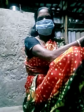 Snapshot of Tamilauntyhot chatting on 10-17-25, 01:53 Tamilauntyhot online show from 10-17-25, 01:53