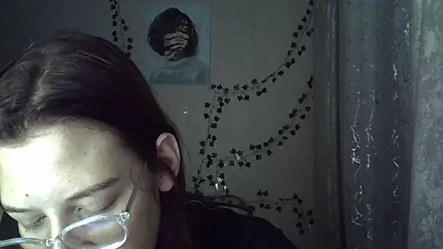 Lily Ember online show from 10-21-25, 07:03