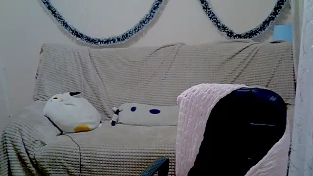 Snapshot of Lily_Ember chatting on 12-18-25, 06:14 Lily Ember online show from 12-18-25, 06:14