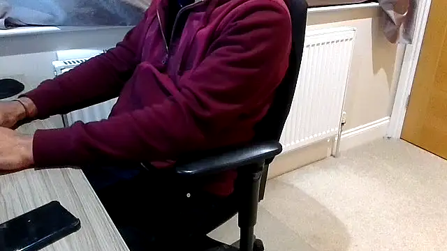 Snapshot of rogamuffin chatting on 02-28-26, 02:01 rogamuffin online show from 02-28-26, 02:01