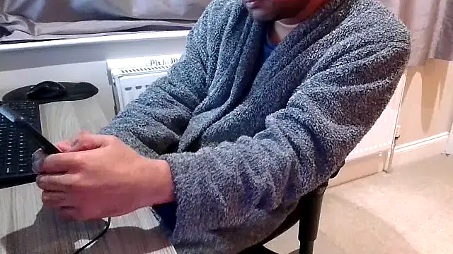 Snapshot of rogamuffin chatting on 03-21-26, 11:30 rogamuffin online show from 03-21-26, 11:30