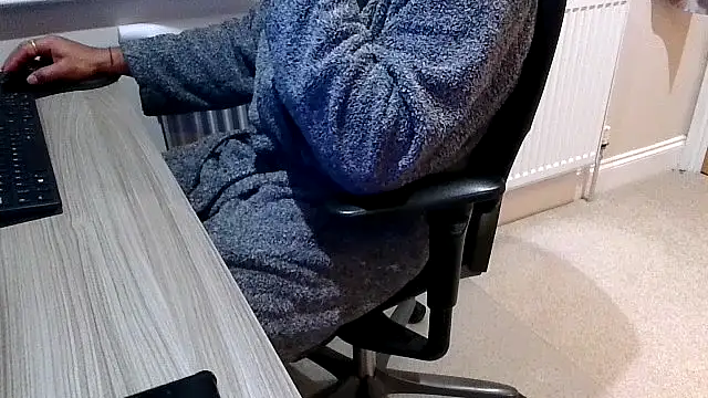 Snapshot of rogamuffin chatting on 04-05-26, 09:45 rogamuffin online show from 04-05-26, 09:45