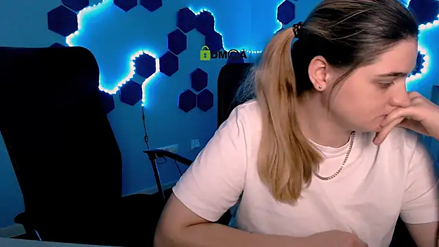 inga gree online show from 11-28-25, 09:56