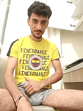 Snapshot of yolgezer073 chatting on 10-05-25, 10:51 yolgezer073 online show from 10-05-25, 10:51