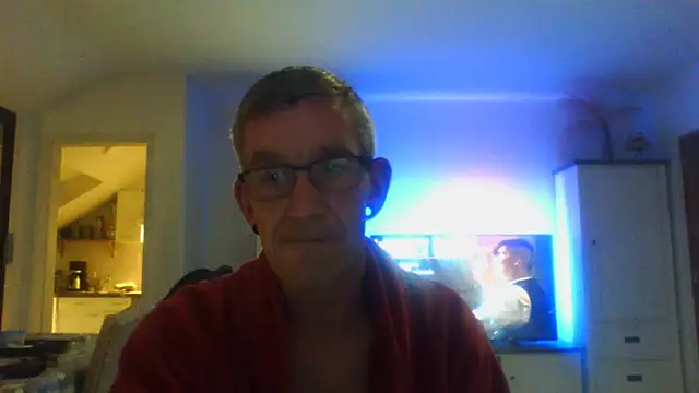 Snapshot of Kevinhot38 chatting on 10-27-25, 07:29 Kevinhot38 online show from 10-27-25, 07:29