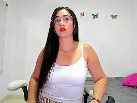 Snapshot of TamiDesire chatting on 09-17-25, 11:17 TamiDesire online show from 09-17-25, 11:17