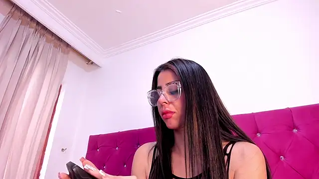 cattaleya villalobos online show from 10-15-25, 01:44