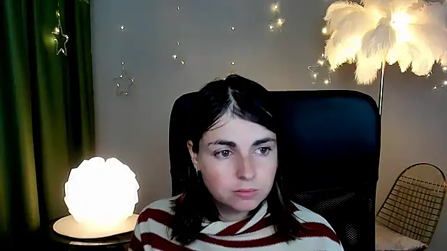 MartaEdams online show from 12-17-25, 06:19