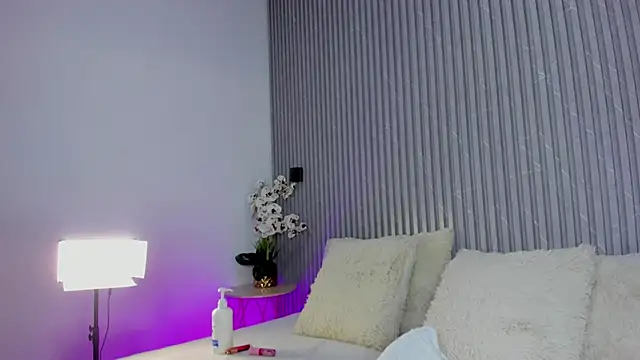 Snapshot of DAFNECOX chatting on 09-19-25, 03:08 DAFNECOX online show from 09-19-25, 03:08