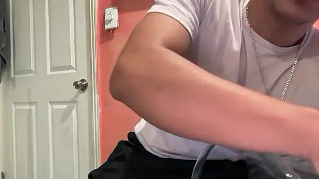 Snapshot of kSwisssxxx chatting on 11-03-25, 03:30 kSwisssxxx online show from 11-03-25, 03:30