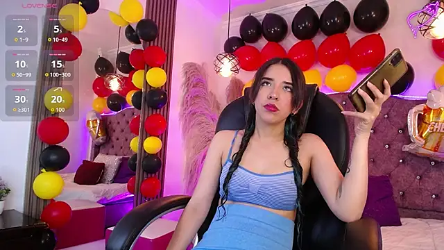 Snapshot of Amara_Davis chatting on 10-06-25, 03:48 Amara Davis online show from 10-06-25, 03:48