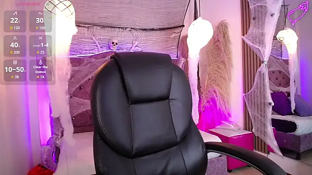 Snapshot of Amara_Davis chatting on 10-16-25, 04:24 Amara Davis online show from 10-16-25, 04:24