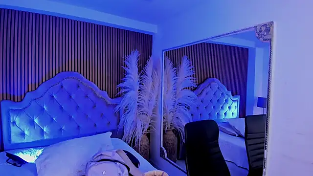 Snapshot of SelenaStonne chatting on 02-19-26, 07:54 SelenaStonne online show from 02-19-26, 07:54