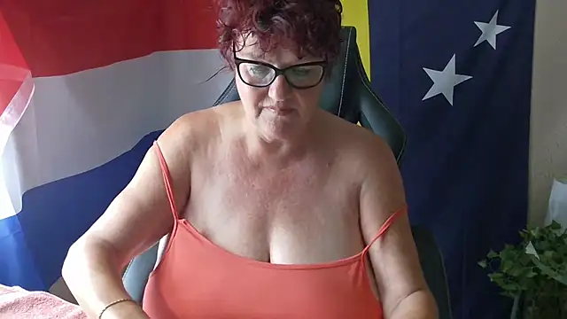 -Curvy- online show from 06-23-26, 08:45