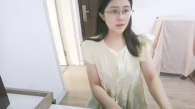 Snapshot of 98bunny chatting on 06-18-26, 02:45 98bunny online show from 06-18-26, 02:45