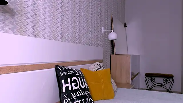 Snapshot of Elle_Pearl_ chatting on 01-07-26, 07:33 Elle Pearl online show from 01-07-26, 07:33