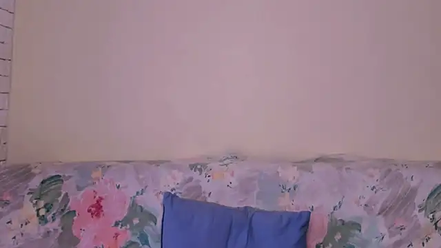 Snapshot of Elle_Pearl_ chatting on 01-18-26, 07:34 Elle Pearl online show from 01-18-26, 07:34