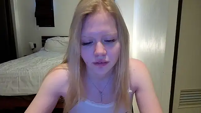 Snapshot of Wendy_228 chatting on 06-19-26, 02:16 Wendy 228 online show from 06-19-26, 02:16