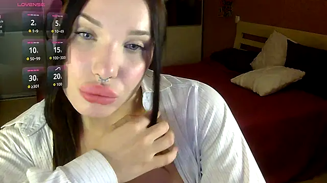 Snapshot of Cassie_Pinkkk chatting on 10-20-25, 05:35 Cassie Pinkkk online show from 10-20-25, 05:35