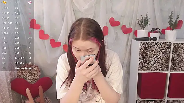 Snapshot of blissful_muse2 chatting on 02-20-26, 10:05 blissful muse2 online show from 02-20-26, 10:05