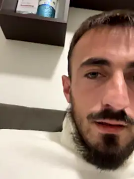 Snapshot of mario231197 chatting on 10-19-25, 07:03 mario231197 online show from 10-19-25, 07:03