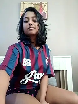 Snapshot of littlemissdevil69 chatting on 01-18-26, 06:39 littlemissdevil69 online show from 01-18-26, 06:39