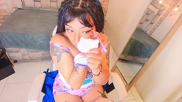 Soleil 66 online show from 11-25-25, 04:45