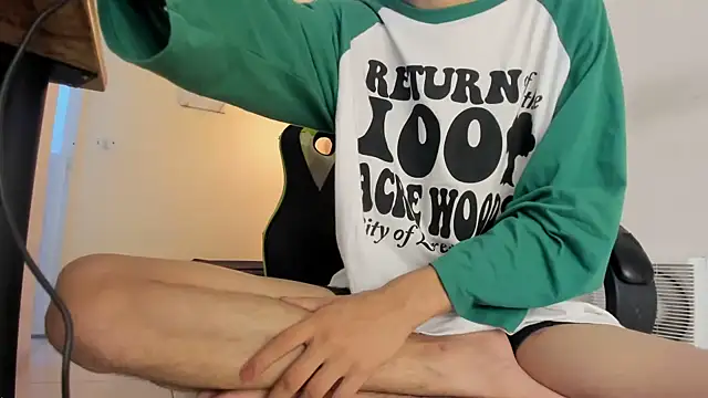 Darkknightx01 online show from 10-06-25, 05:49