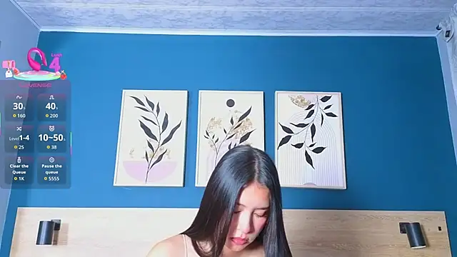 SarahMiler  online show from 11-11-25, 07:47