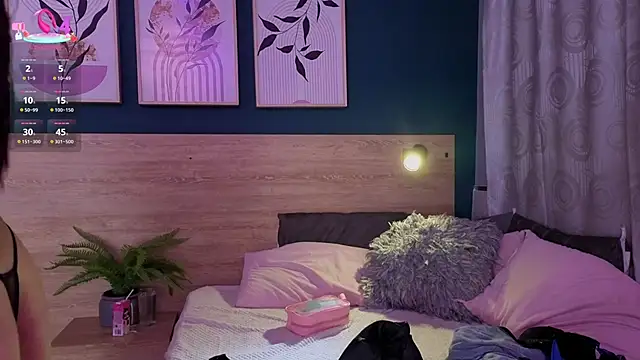 Snapshot of SarahMiler_ chatting on 02-13-26, 11:50 SarahMiler online show from 02-13-26, 11:50