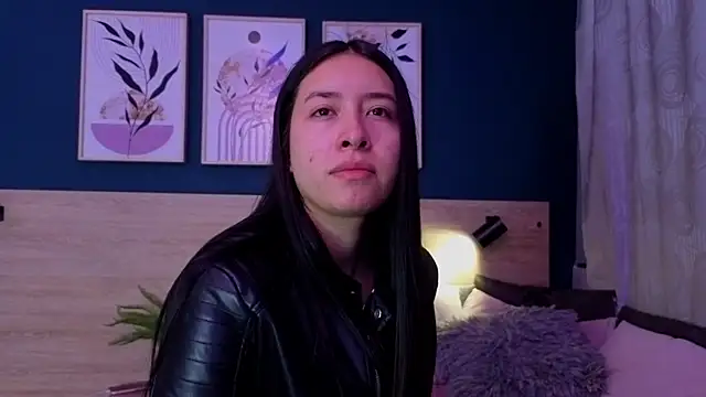 Snapshot of SarahMiler_ chatting on 02-21-26, 11:11 SarahMiler online show from 02-21-26, 11:11