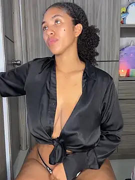 Snapshot of Mia_sweet80 chatting on 09-16-25, 02:45 Mia sweet80 online show from 09-16-25, 02:45