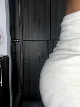 Snapshot of Mia_sweet80 chatting on 09-20-25, 02:45 Mia sweet80 online show from 09-20-25, 02:45