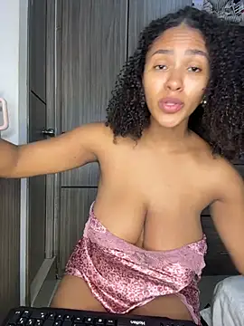 Snapshot of Mia_sweet80 chatting on 12-14-25, 09:52 Mia sweet80 online show from 12-14-25, 09:52