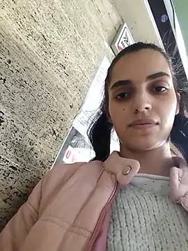 Snapshot of SweetMelodyZ chatting on 11-03-25, 01:56 SweetMelodyZ online show from 11-03-25, 01:56