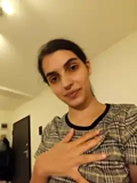 Snapshot of SweetMelodyZ chatting on 11-20-25, 04:23 SweetMelodyZ online show from 11-20-25, 04:23