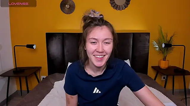 Tina Porter online show from 11-22-25, 01:26